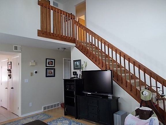3rd image of 26 Green Meadow Dr