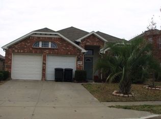 8424 Yellow Buckeye Dr, Fort Worth, TX 76140