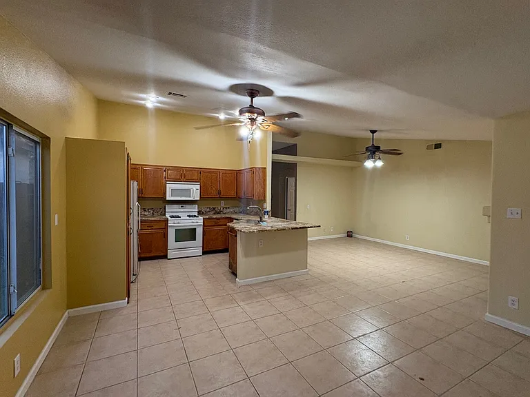 38922 Emerson Dr — Photo 13