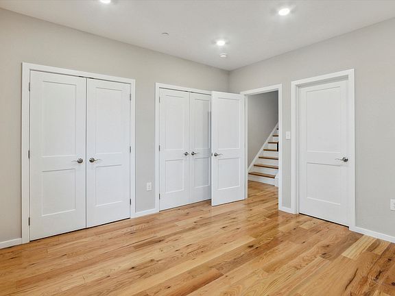 4th image of 1515 W Stiles St #22