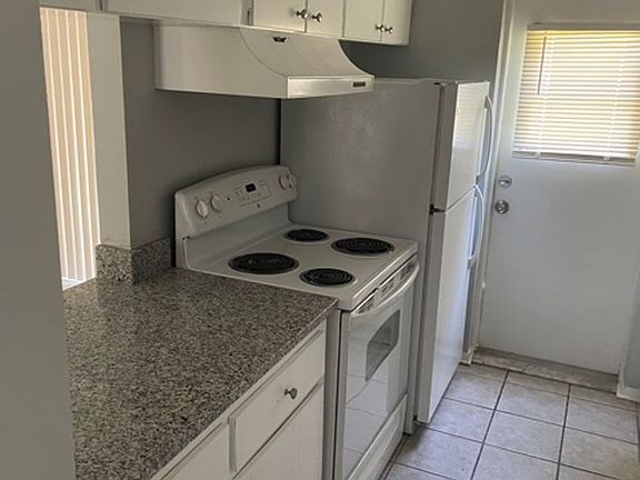 5th image of 419 Pineapple St #3