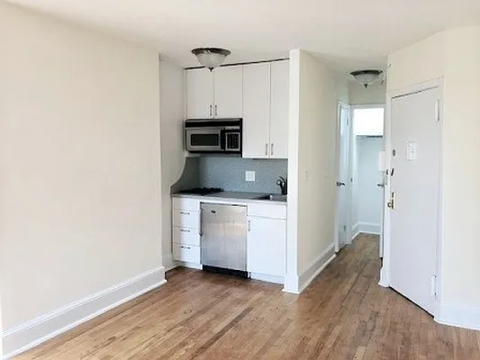 Rented by City Connections Realty | media 20