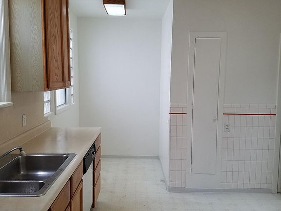 5th image of 2286 27th Ave
