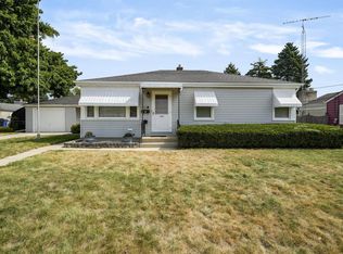 2515 W Crescent St, Racine, WI 53403