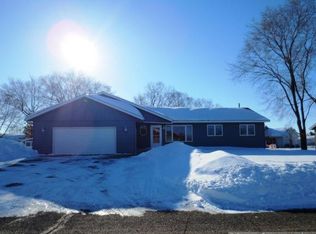 413 Sundown Dr, Avon, MN 56310