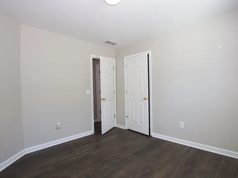 585 Chapel Walk Ln — Photo 25