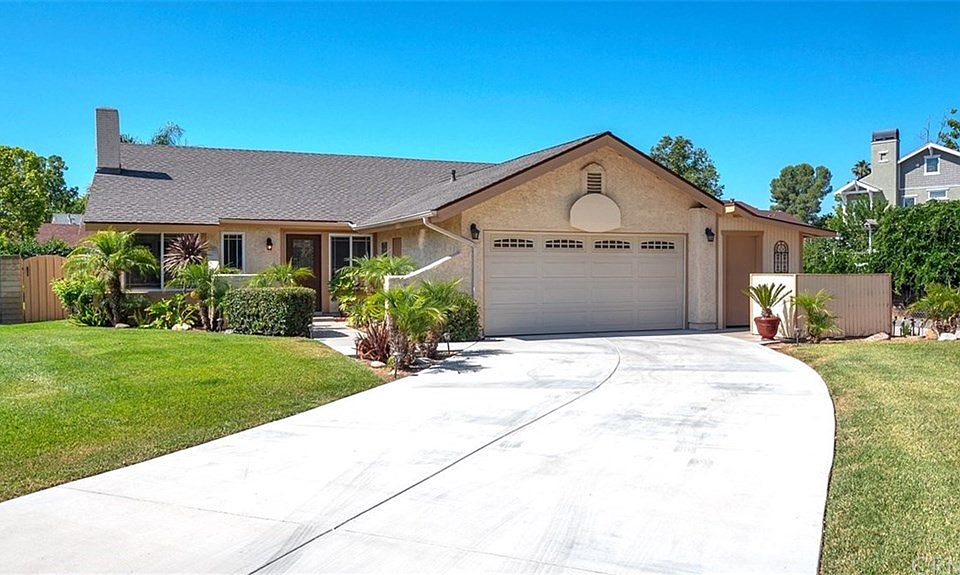 1st image of 27861 Cherry Creek Dr