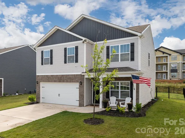 162 Wheatfield Rd, Fletcher, NC 28732