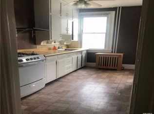 150 Main St, Huntington, NY 11743