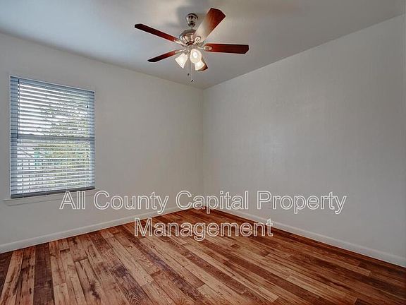 3rd image of 302 Carmen Ct APT 132