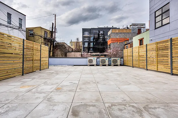 Rented by Nooklyn NYC LLC | media 18