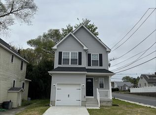 300 Saunders Ave, Bellmawr, NJ 08031