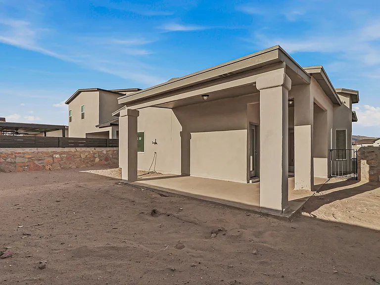 212 Lydia St — Photo 30