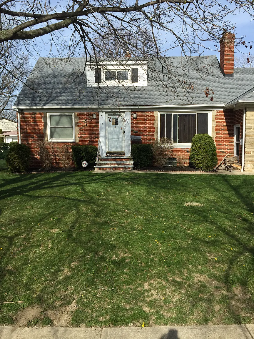 225 E 272nd St photo 1