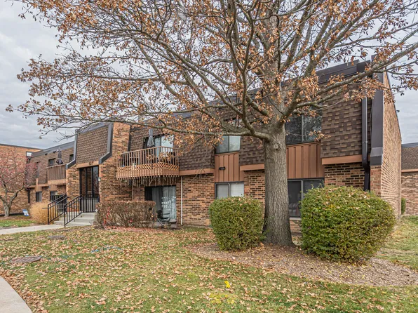 727 Killarney Ct APT 2D, Schaumburg, IL 60193