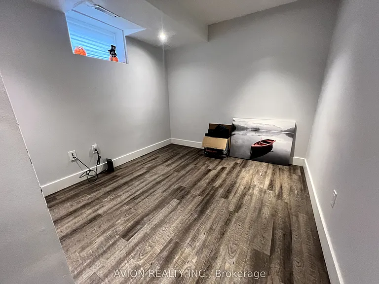 28 Monarchdale Ave #BASEMENT — Photo 17