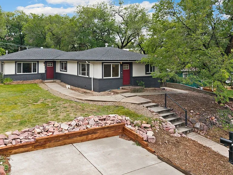 405 Wilhelmia Ave #A — Photo 2