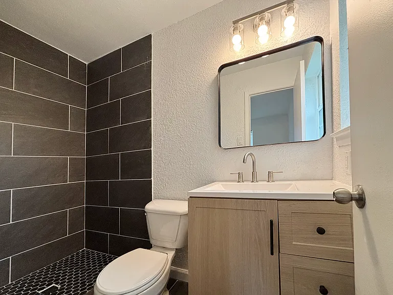 1304 Curtis Dr — Photo 14