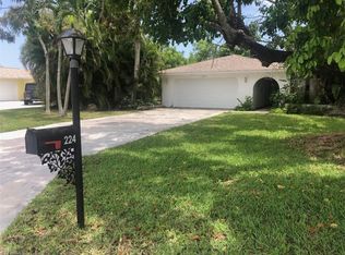 224 Pine Valley Cir, Naples, FL 34113