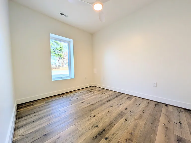 5900 Fort Ave — Photo 6
