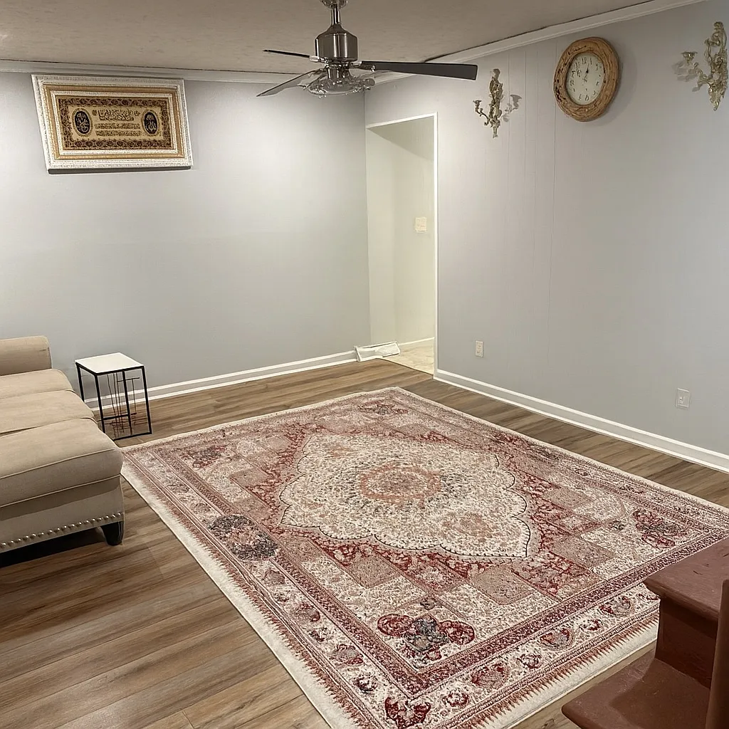 5 bed, 1800 sqft, $2,700 — Photo 1