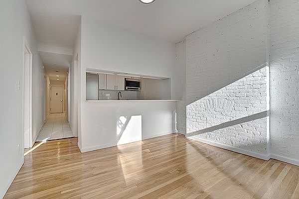1st image of 323 W 47th St APT 4B