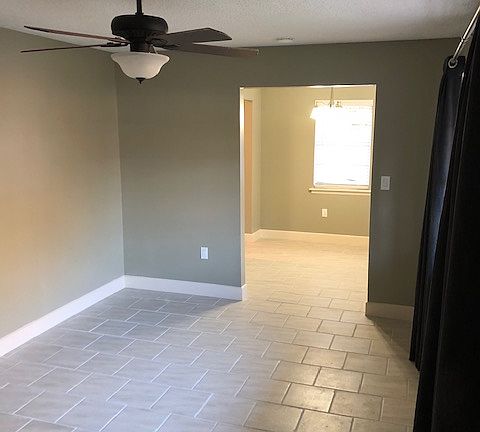 4th image of 1729 Dolphin Dr