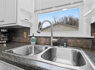 Flexible Furnished 2 BR utilities included w/ garage, Green Bay, WI 54304