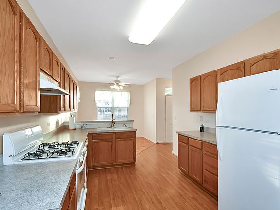 5th image of 16341 Carver Lake Ct