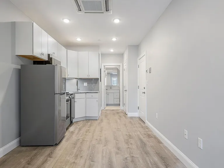 276-282 Hanover St #15 — Photo 1