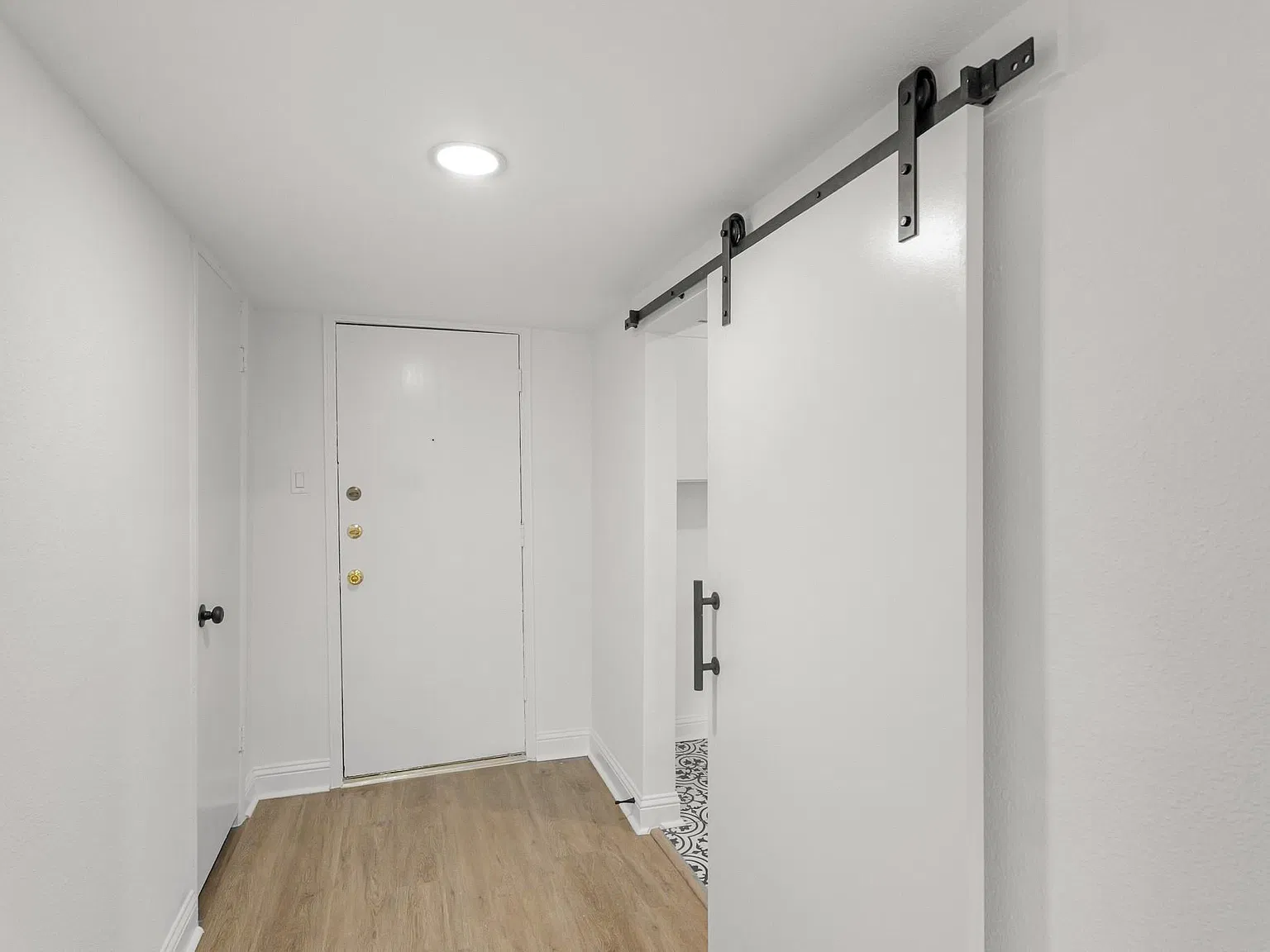 3 bed, 2.0 bath, 1315 sqft, $1,950 — Photo 3