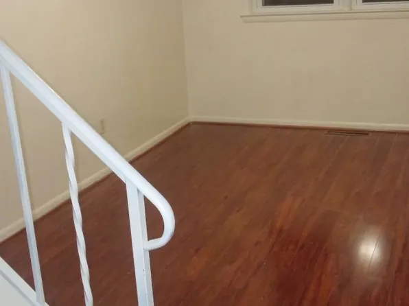 940 Circle Dr, Baltimore, MD 21227