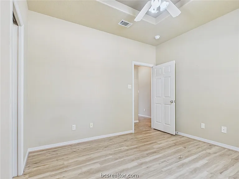 2305 Kendal Green Cir — Photo 5