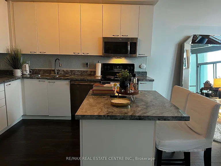 3939 Duke Of York Blvd #913 — Photo 7