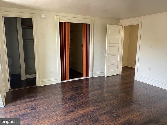 3rd image of 229 Emerald St