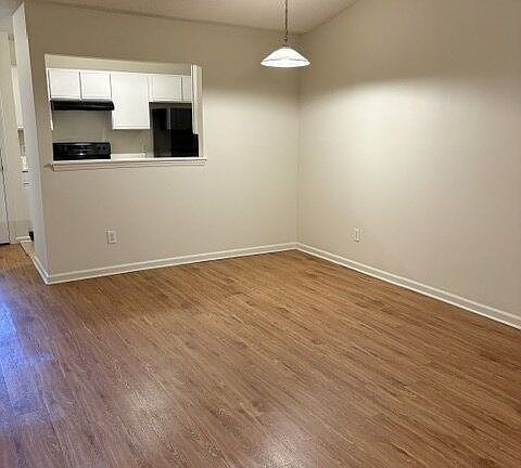 3rd image of 2807 Richard Dr #B