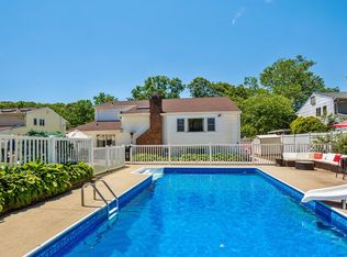 317 Browns Rd, Nesconset, NY 11767