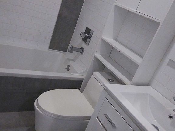5th image of 81 Stuyvesant Ave APT 2B