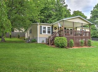 424 Reeves Cove Rd, Candler, NC 28715