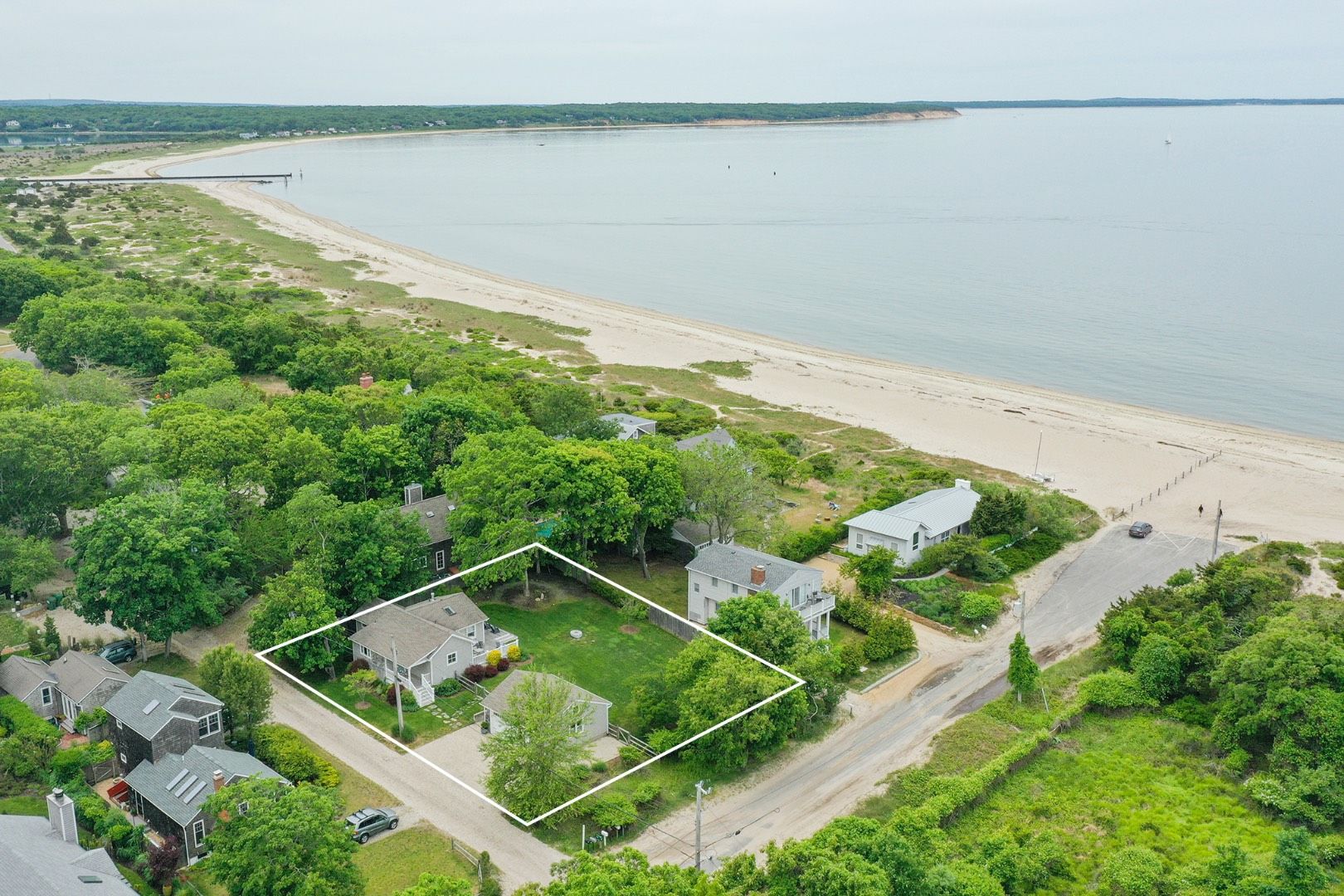 200 feet to Michaels Beach and Gardiners Bay