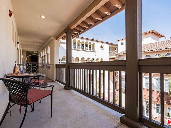 5th image of 5935 Playa Vista Dr APT 301