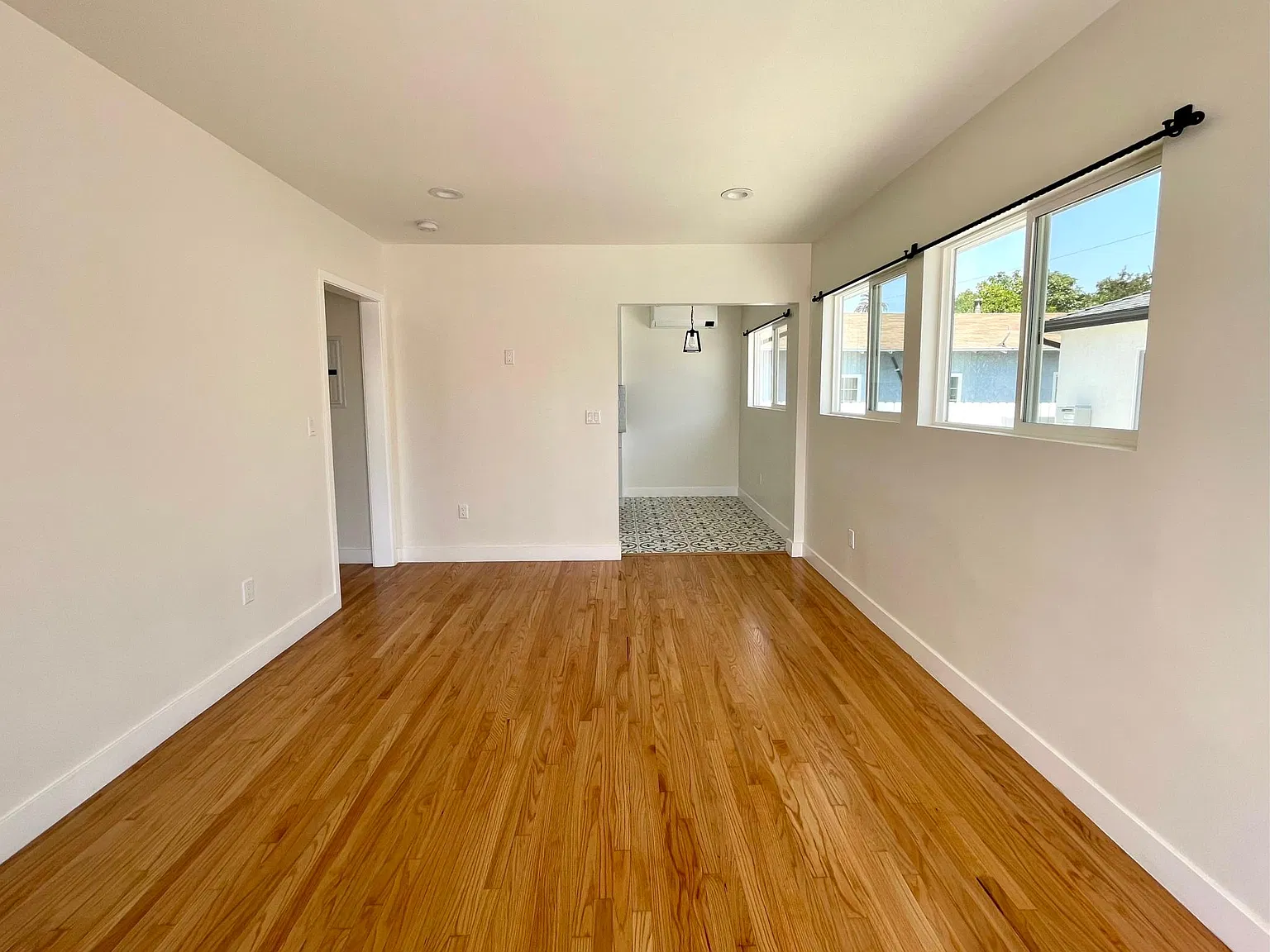 1 bed, 450 sqft, $1,950 — Photo 3