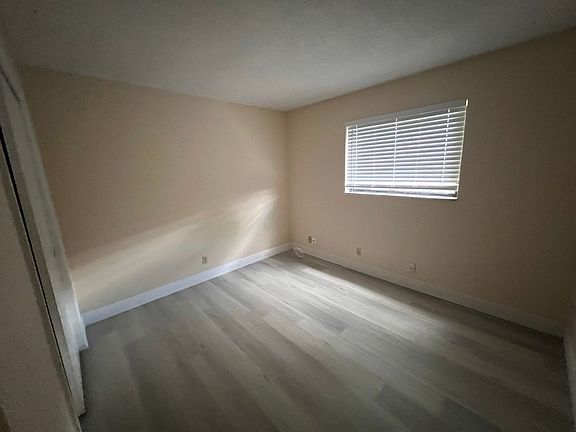 4th image of 1372-1376 NW 93rd Ter