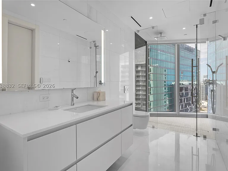 300 Biscayne Boulevard Way #4007W — Photo 31