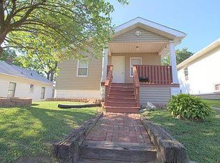 136 W 4th St, Roxana, IL 62084