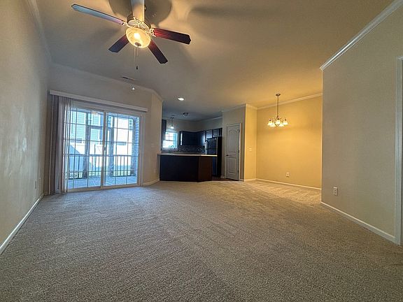 4th image of 116 Waterstone Ln