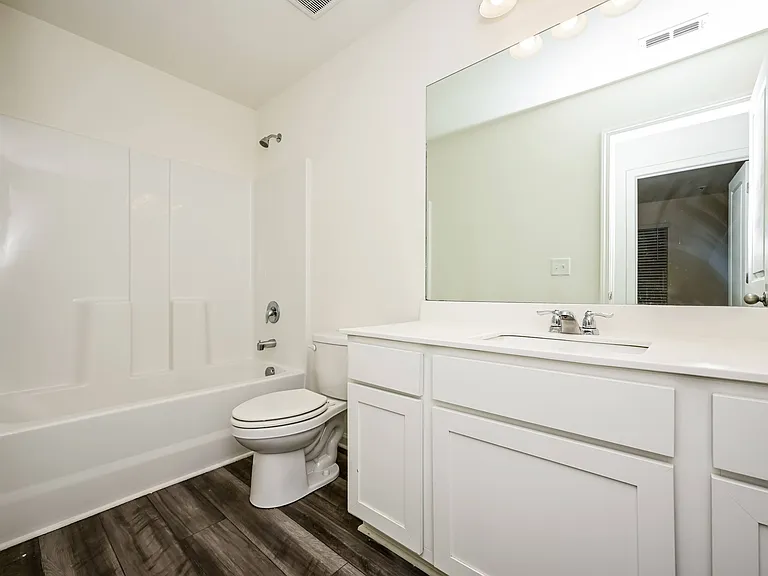 108 Swindon Dr — Photo 16