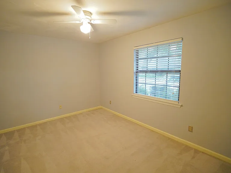 4424 Stratfordshire Ct — Photo 20