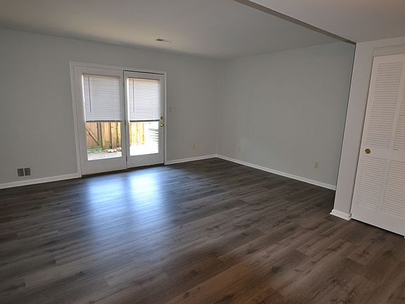 3rd image of 302 Jackson St