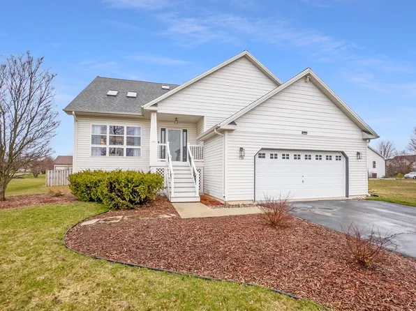 710 Small Farm ROAD, Mukwonago, WI 53149